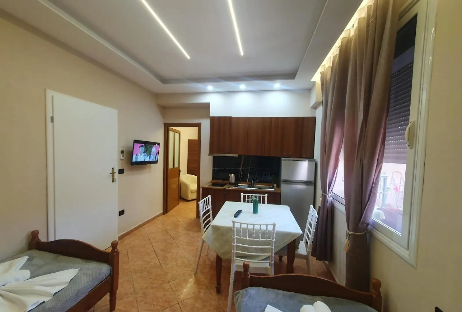 L&G Hotel Vlore 3*,  Albania